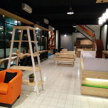 Woodlot Hostel Malang Dış mekan fotoğraf