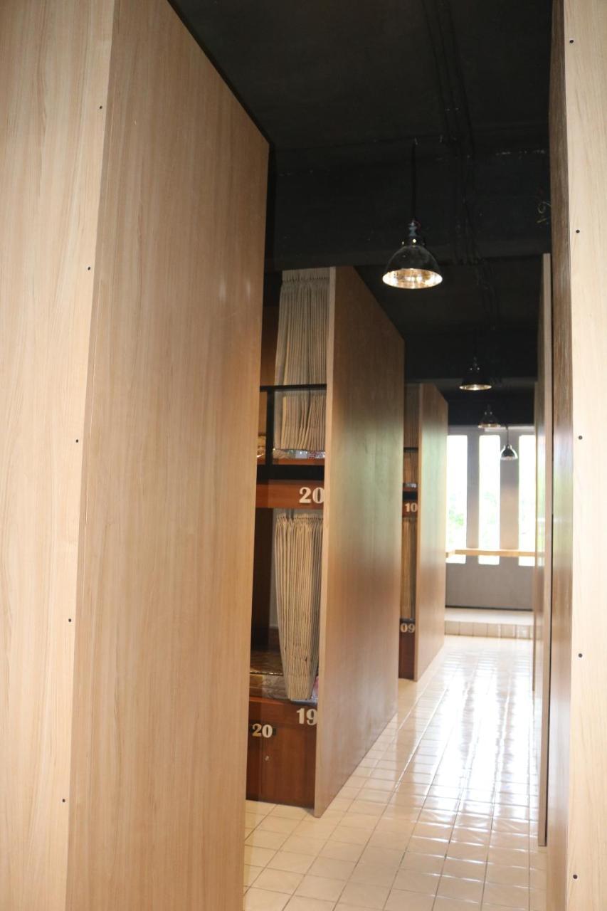 Woodlot Hostel Malang Dış mekan fotoğraf