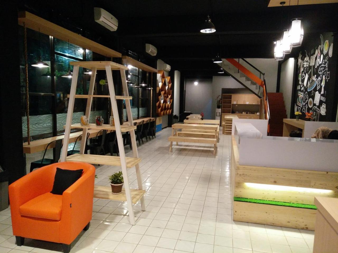 Woodlot Hostel Malang Dış mekan fotoğraf